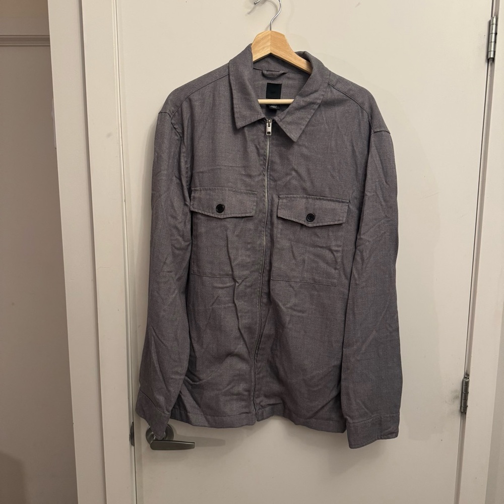 H&M Gray Lightweight Shirt Jacket with Collared Neckline